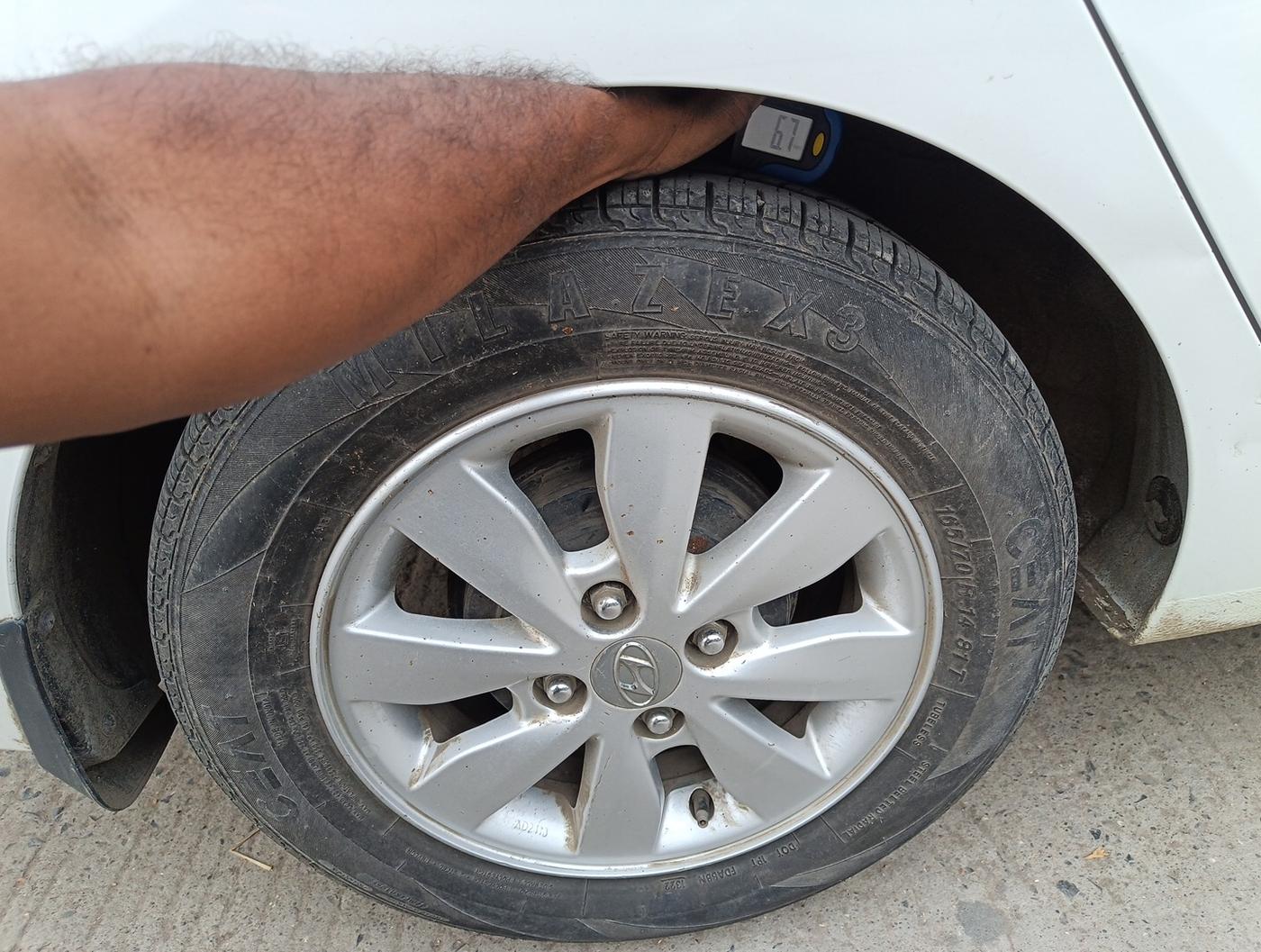 2016 Hyundai Xcent SX 1.2, Petrol, Manual, 72,386 km, tyre