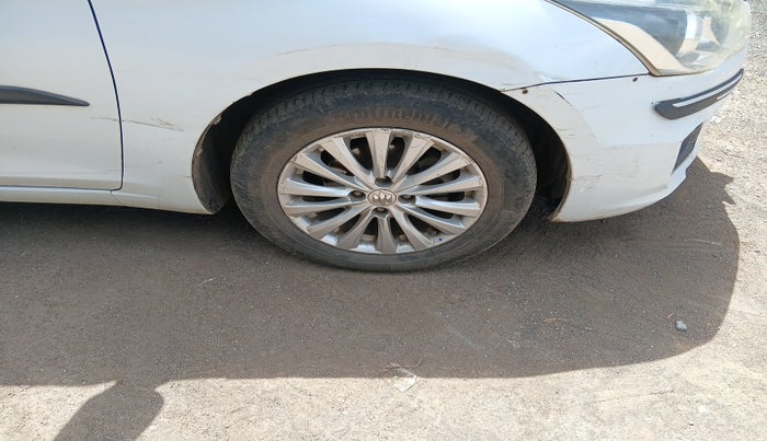 2015 Maruti Ciaz ZDI SHVS, Diesel, Manual, 92,292 km, tyre