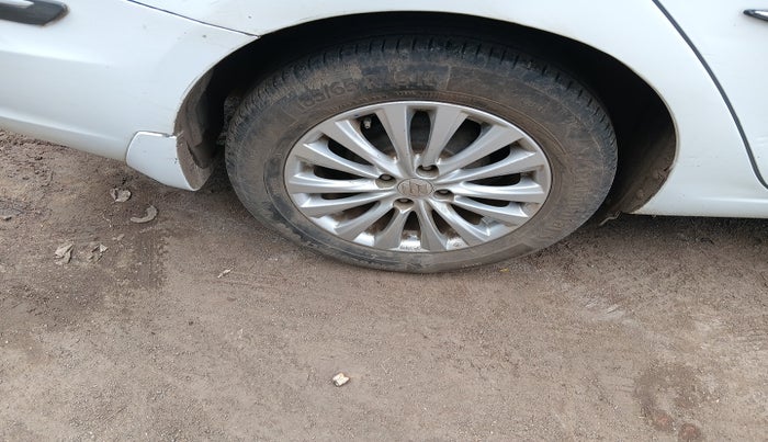 2015 Maruti Ciaz ZDI SHVS, Diesel, Manual, 92,292 km, tyre