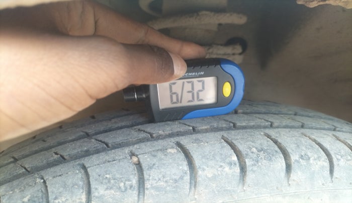 2017 Maruti Wagon R 1.0 LXI CNG, Petrol, Manual, 1,05,645 km, tyre