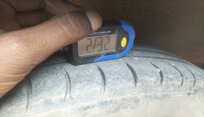 2017 Maruti Wagon R 1.0 LXI CNG, Petrol, Manual, 1,05,645 km, tyre