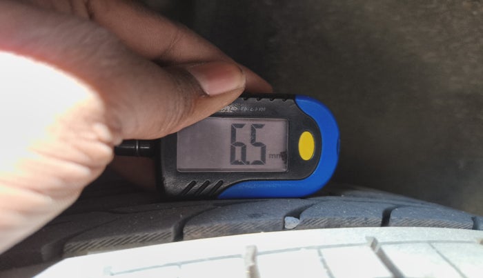 2018 Skoda Rapid STYLE 1.6 MPI, Petrol, Manual, 45,481 km, tyre