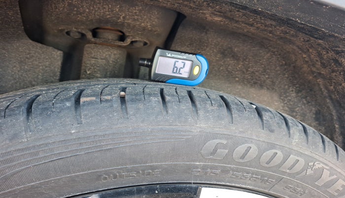 2023 MG HECTOR PLUS SAVVY PRO 1.5 TURBO CVT 7 STR, Petrol, Automatic, 30,886 km, tyre