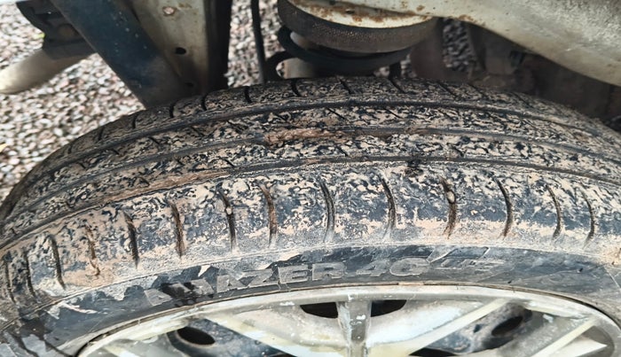 2011 Maruti Wagon R 1.0 VXI, Petrol, Manual, 1,33,294 km, tyre