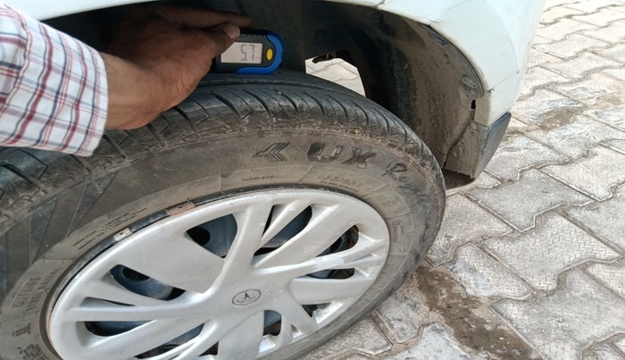 2017 Maruti Swift VDI, Diesel, Manual, 1,40,295 km, tyre