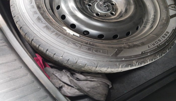 2022 Jeep Compass MODEL S (O) 1.4 PETROL DCT, Petrol, Automatic, 89,565 km, tyre