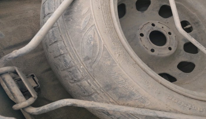 2014 Nissan Terrano XL (D), Diesel, Manual, 1,73,821 km, tyre