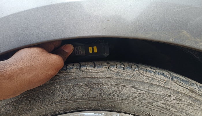 2012 Hyundai Eon MAGNA +, Petrol, Manual, 99,462 km, tyre