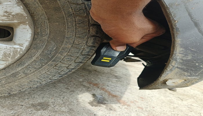 2012 Hyundai Eon MAGNA +, Petrol, Manual, 99,462 km, tyre