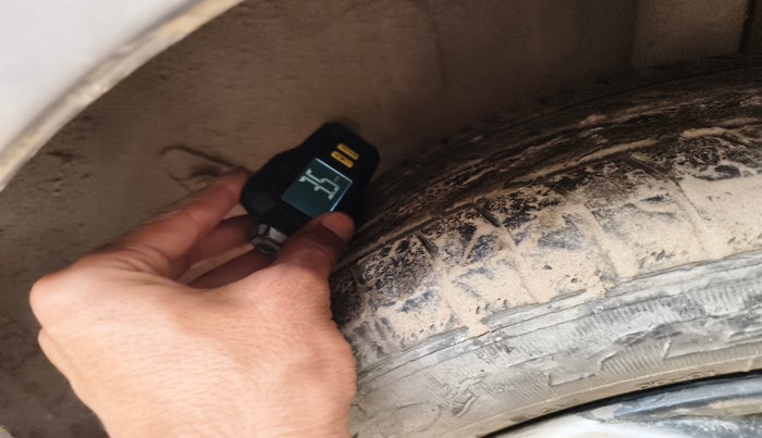 2013 Toyota Etios G, Petrol, Manual, 79,577 km, tyre