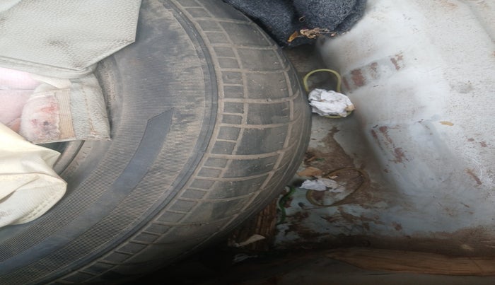 2017 Maruti Celerio ZXI, Petrol, Manual, 83,543 km, tyre