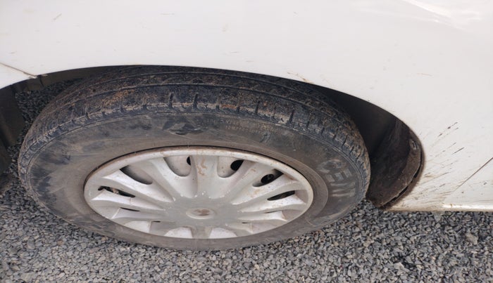 2016 Maruti Wagon R 1.0 LXI CNG, Petrol, Manual, 1,36,574 km, tyre