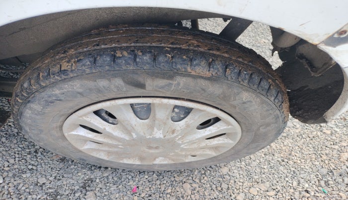 2016 Maruti Wagon R 1.0 LXI CNG, Petrol, Manual, 1,36,574 km, tyre