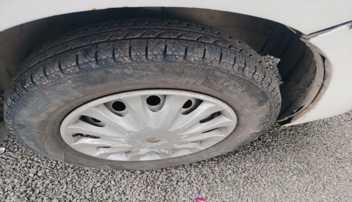 2016 Maruti Wagon R 1.0 LXI CNG, Petrol, Manual, 1,36,574 km, tyre