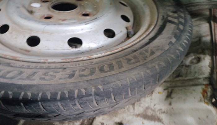 2016 Maruti Wagon R 1.0 LXI CNG, Petrol, Manual, 1,36,574 km, tyre