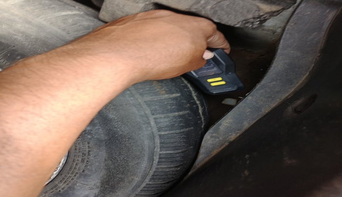 2010 Chevrolet Cruze LTZ, Diesel, Manual, 1,11,797 km, tyre