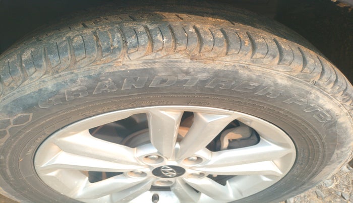 2018 Hyundai Creta E PLUS 1.4 DIESEL, Diesel, Manual, 1,96,665 km, tyre