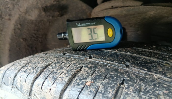 2016 Renault Duster 85 PS RXL DIESEL, Diesel, Manual, 1,47,444 km, tyre