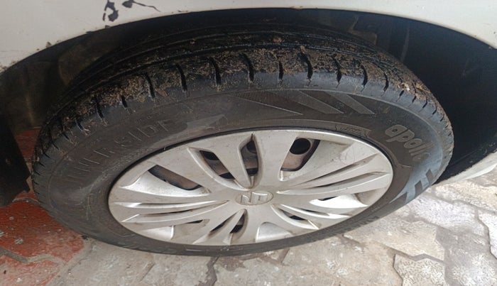 2014 Maruti Ertiga VDI, Diesel, Manual, 2,10,759 km, tyre