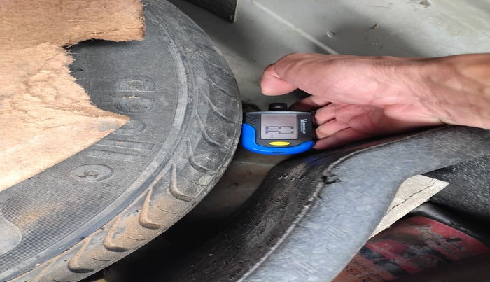 2011 Volkswagen Vento HIGHLINE DIESEL 1.6, Diesel, Manual, 1,41,011 km, tyre