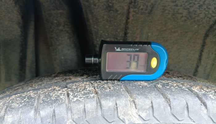 2018 Maruti Ertiga VXI SHVS, Petrol, Manual, 63,409 km, tyre