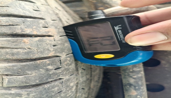 2018 Maruti Ertiga VXI SHVS, Petrol, Manual, 63,409 km, tyre