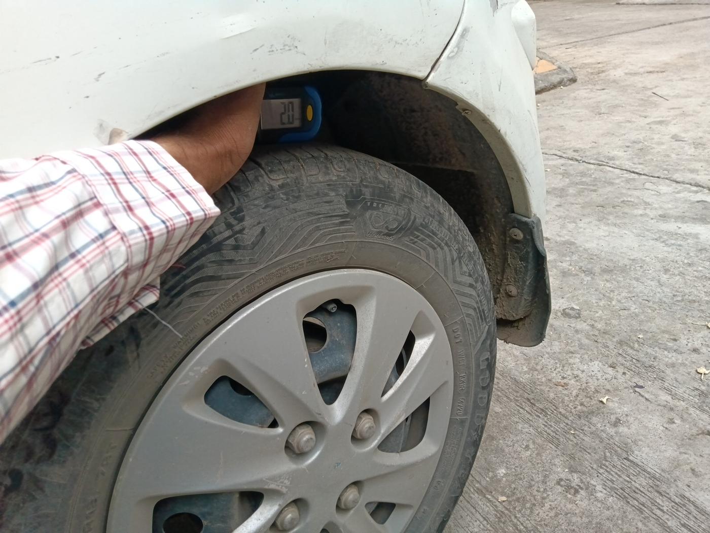 2012 Hyundai i10 MAGNA 1.2, Petrol, Manual, 1,16,200 km, tyre