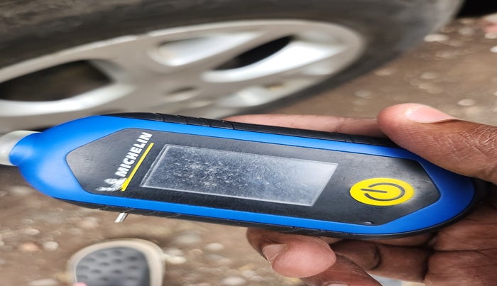 2016 Renault Scala RXL DIESEL, Diesel, Manual, 67,861 km, tyre