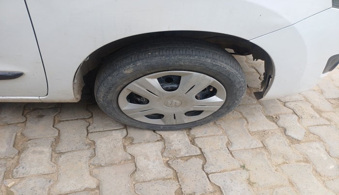 2017 Maruti Wagon R 1.0 VXI, Petrol, Manual, 1,15,791 km, tyre