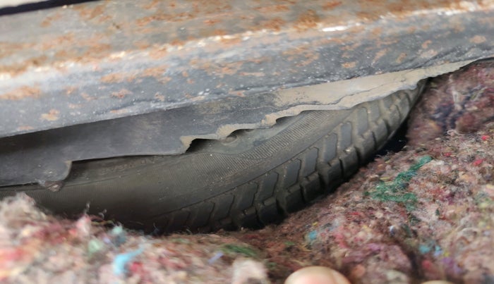 2010 Maruti Alto LXI, Petrol, Manual, 1,34,001 km, tyre