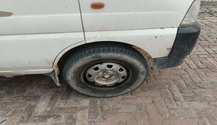 2022 Maruti Eeco 5 STR AC (O), Petrol, Manual, 1,26,762 km, tyre