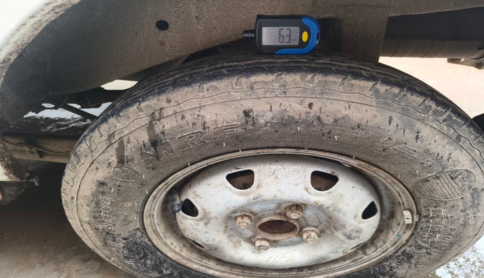 2020 Maruti Eeco 5 STR WITH A/C+HTR, Petrol, Manual, 65,593 km, tyre