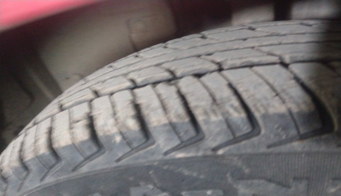 2017 Datsun Go T, Petrol, Manual, 69,169 km, tyre