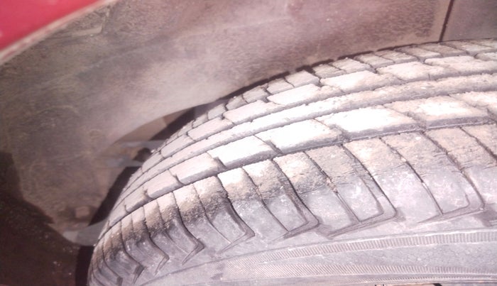 2017 Datsun Go T, Petrol, Manual, 69,169 km, tyre