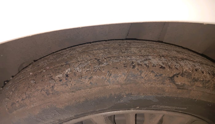 2022 Maruti Ertiga VXI CNG, Petrol, Manual, 1,81,620 km, tyre