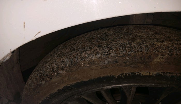 2022 Maruti Ertiga VXI CNG, Petrol, Manual, 1,81,620 km, tyre