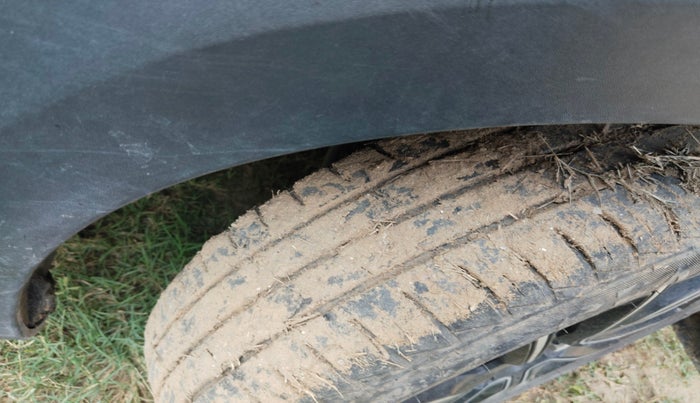 2024 Renault Kwid CLIMBER MT 1.0, Petrol, Manual, 8,795 km, tyre