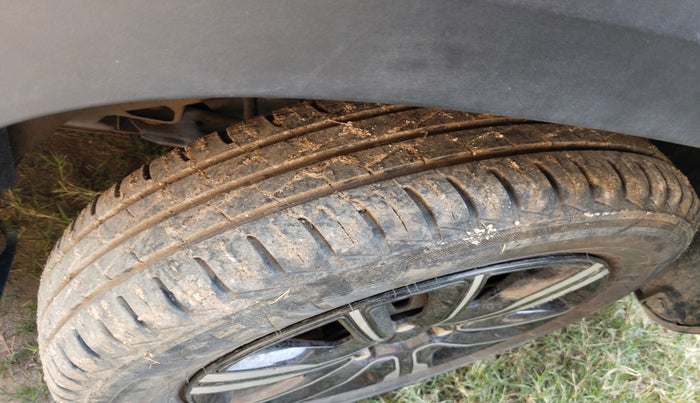 2024 Renault Kwid CLIMBER MT 1.0, Petrol, Manual, 8,795 km, tyre