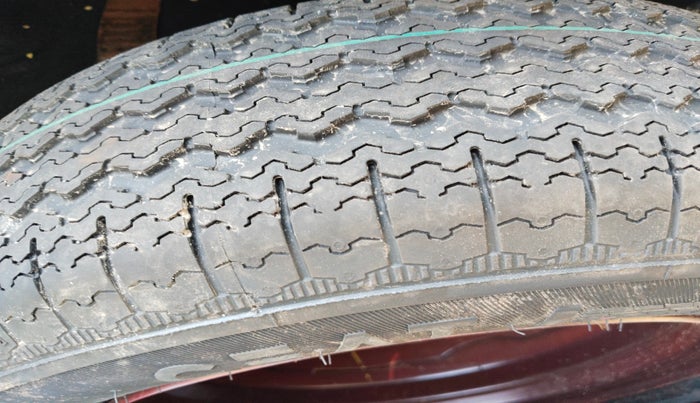 2024 Renault Kwid CLIMBER MT 1.0, Petrol, Manual, 8,795 km, tyre