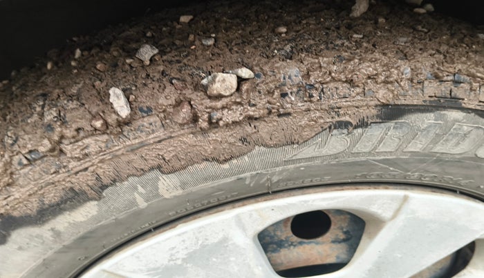 2014 Maruti Ritz VXI, Petrol, Manual, 50,200 km, tyre