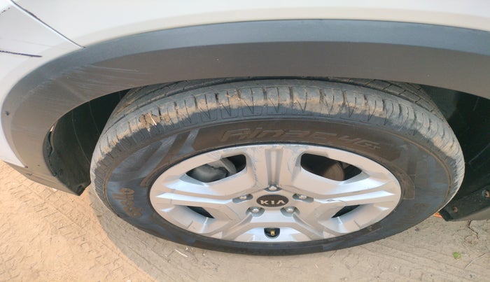 2020 KIA SONET HTX 1.5, Diesel, Manual, 90,604 km, tyre