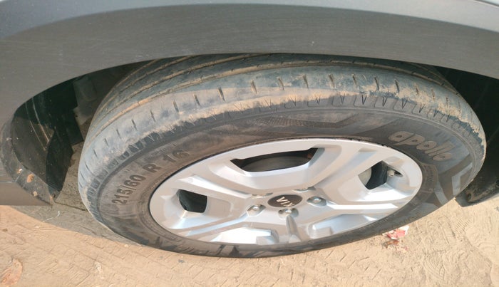 2020 KIA SONET HTX 1.5, Diesel, Manual, 90,604 km, tyre