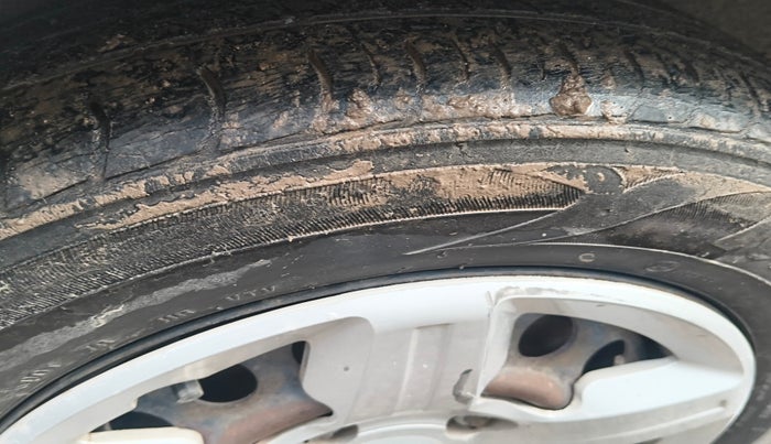 2014 Chevrolet Enjoy 1.3 LT 7 STR, Diesel, Manual, 1,10,975 km, tyre