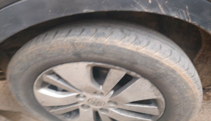 2015 Maruti S Cross DELTA 1.3, Diesel, Manual, 1,45,118 km, tyre