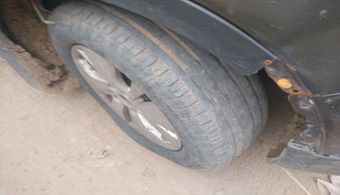 2015 Maruti S Cross DELTA 1.3, Diesel, Manual, 1,45,118 km, tyre