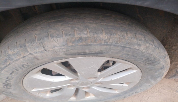 2015 Maruti S Cross DELTA 1.3, Diesel, Manual, 1,45,118 km, tyre