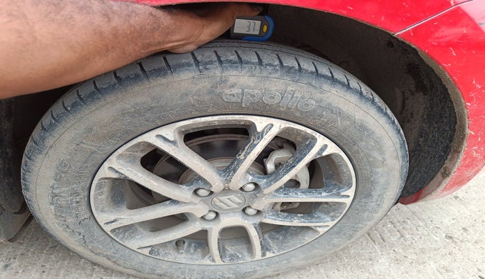 2021 Maruti Swift ZXI PLUS DUAL TONE, Petrol, Manual, 47,286 km, tyre