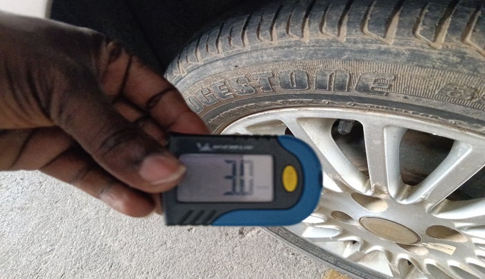 2015 Tata Zest XT PETROL, Petrol, Manual, 1,05,604 km, tyre