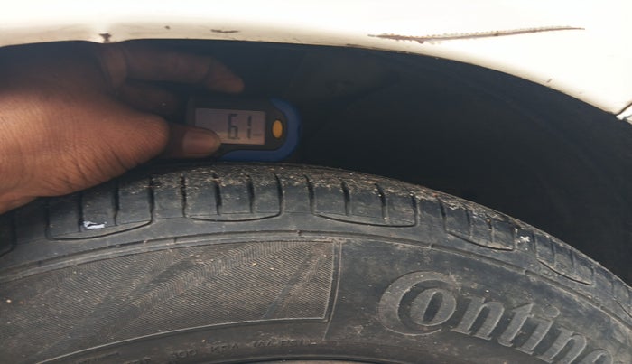 2011 Ford Figo TITANIUM 1.4 DIESEL, Diesel, Manual, 1,42,566 km, tyre