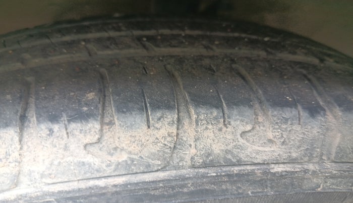 2015 Hyundai Xcent S 1.1 CRDI, Diesel, Manual, 1,11,575 km, tyre